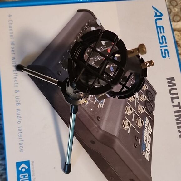 Alesis Multi Mix Pod Cast Set - Picture 4 of 7